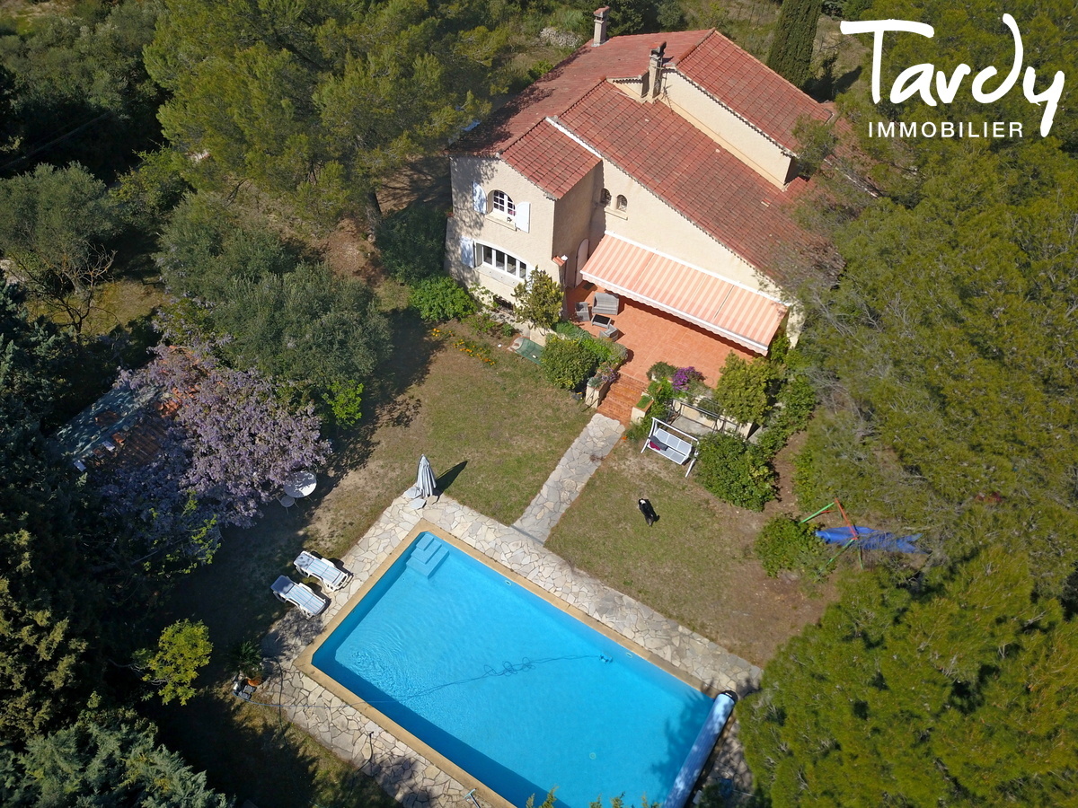 Villa de charme avec terrain de tennis - 83330 LE BEAUSSET - Le Beausset - TARDY Immobilier Villa au calme