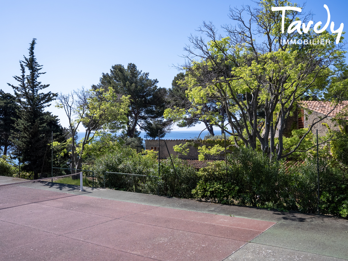 Proprit face  la mer - 83270 SAINT-CYR-SUR-MER - Saint-Cyr-sur-Mer