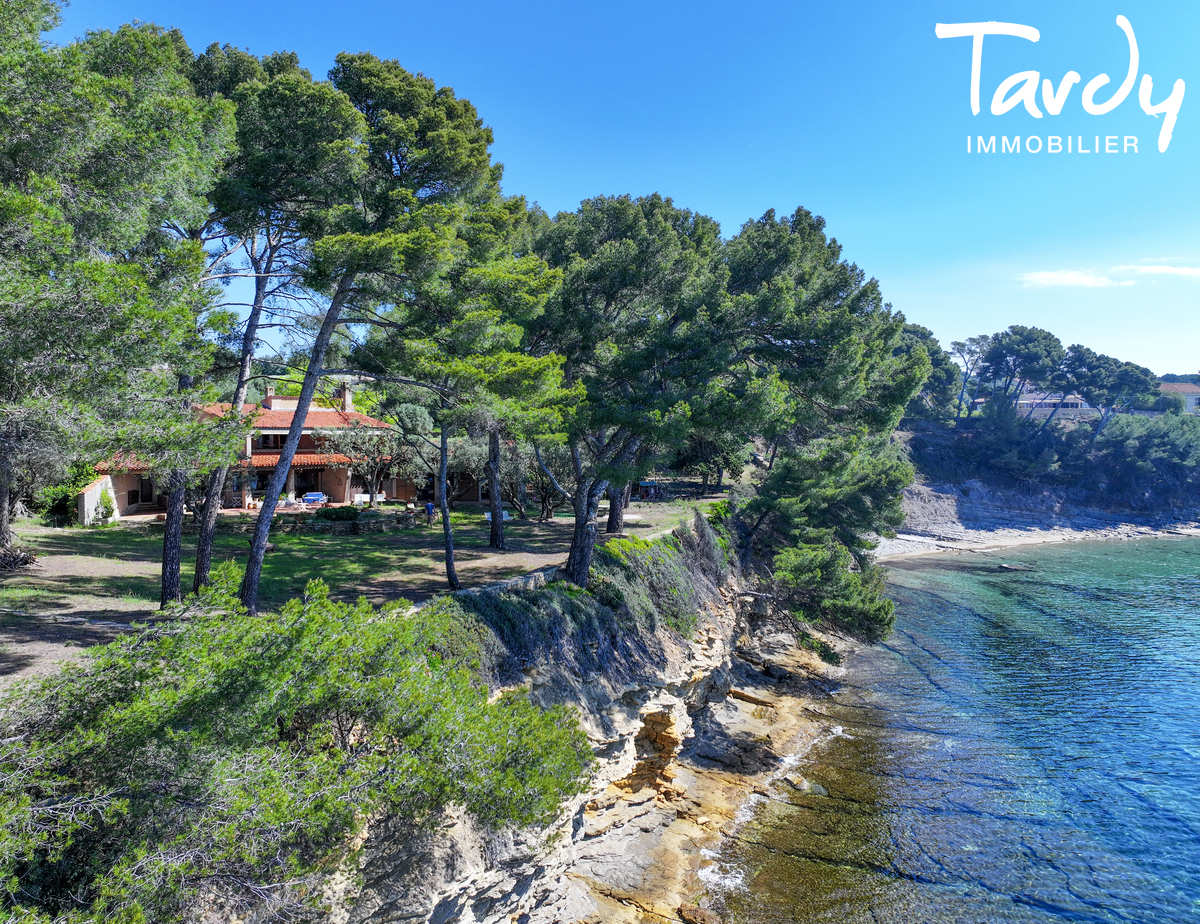 Proprit face  la mer - 83270 SAINT-CYR-SUR-MER - Saint-Cyr-sur-Mer