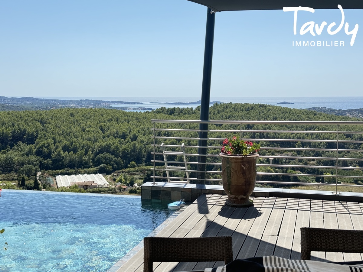 Villa contemporaine vue mer, 10' des plages - 83110 SANARY SUR MER - Sanary-sur-Mer