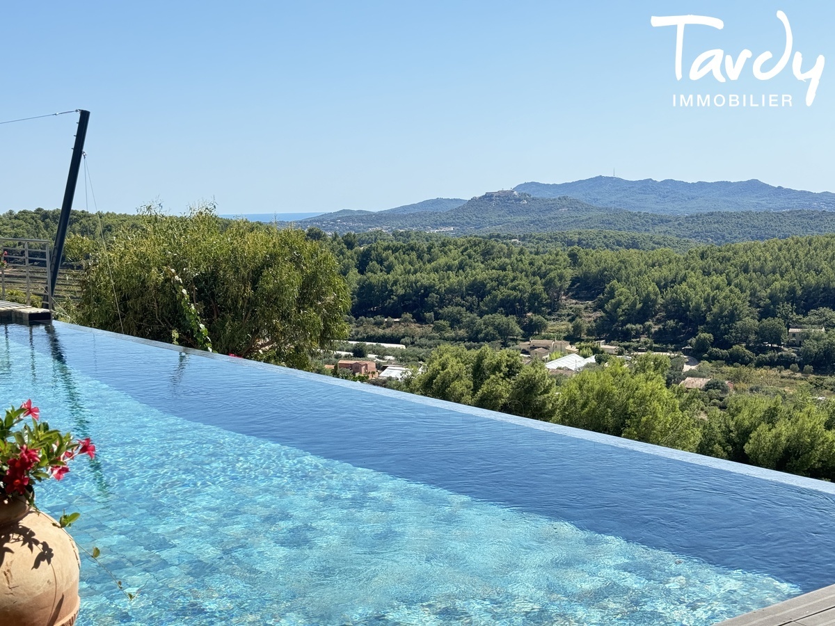 Villa contemporaine vue mer, 10' des plages - 83110 SANARY SUR MER - Sanary-sur-Mer