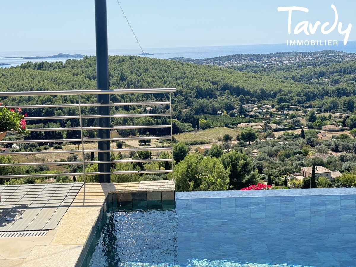 Villa contemporaine vue mer, 10' des plages - 83110 SANARY SUR MER - Sanary-sur-Mer
