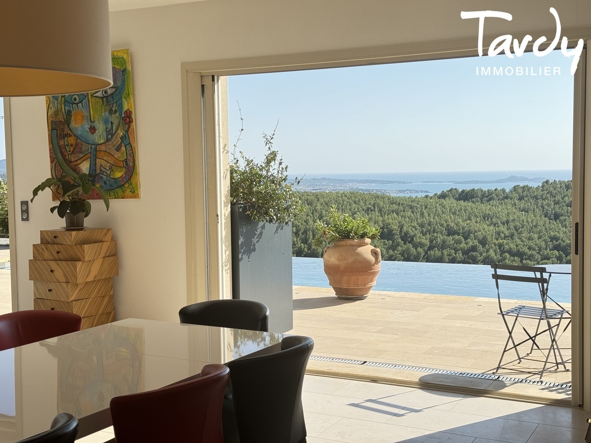 Villa contemporaine vue mer, 10' des plages - 83110 SANARY SUR MER - Sanary-sur-Mer