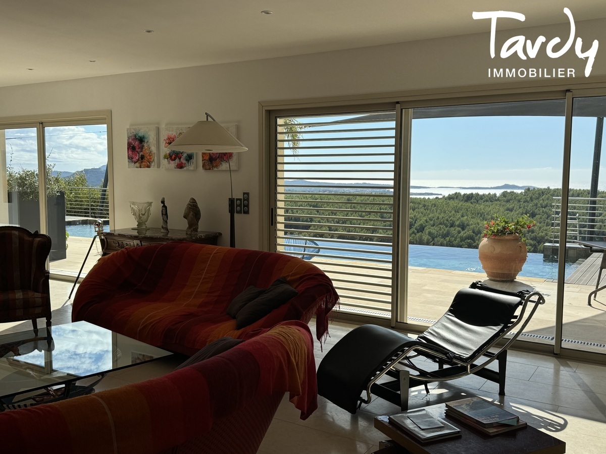 Villa contemporaine vue mer, 10' des plages - 83110 SANARY SUR MER - Sanary-sur-Mer