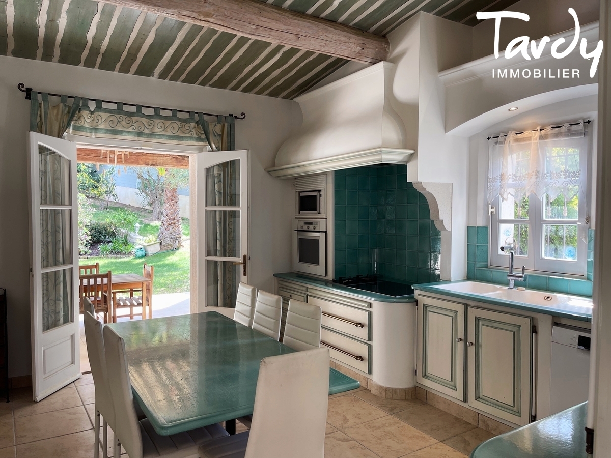 Proprit familiale, plage  pieds - 83110 SANARY SUR MER - Sanary-sur-Mer