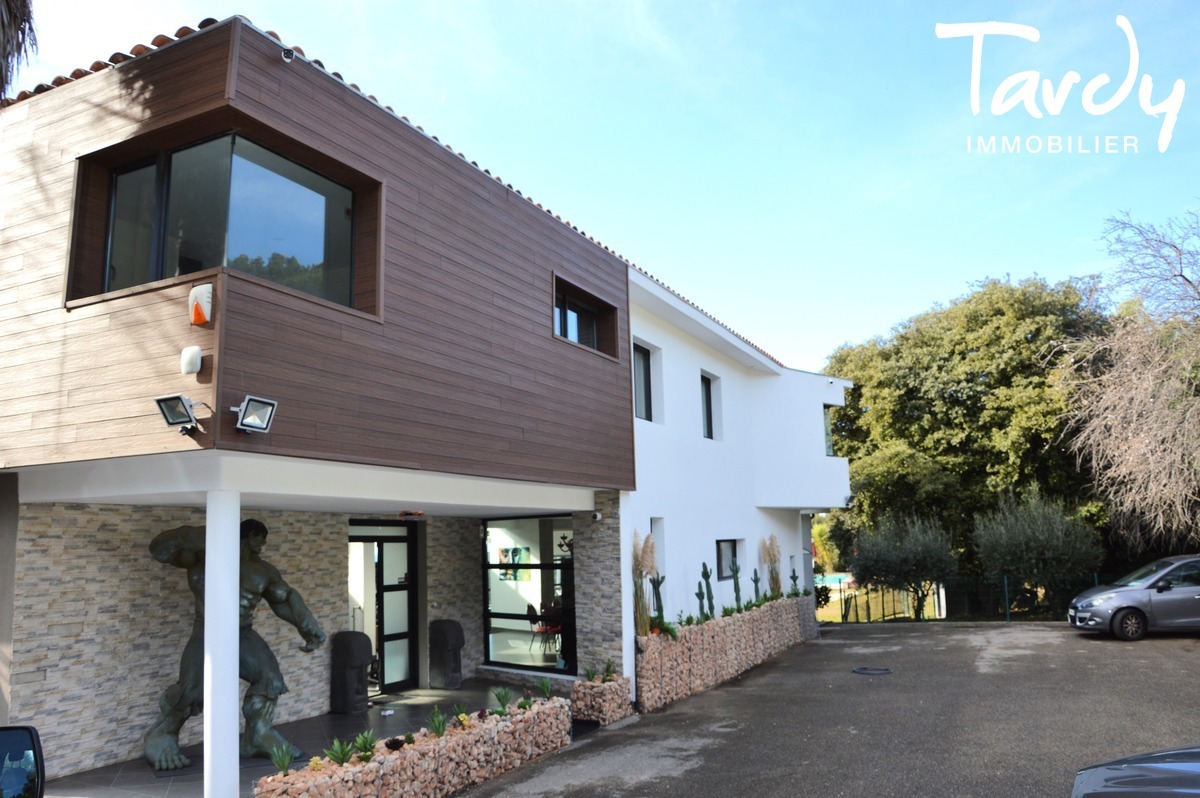 Villa contemporaine Vue D�gag�e et Mer - 83740 LA CADIERE D'AZUR - La Cadi�re-d'Azur