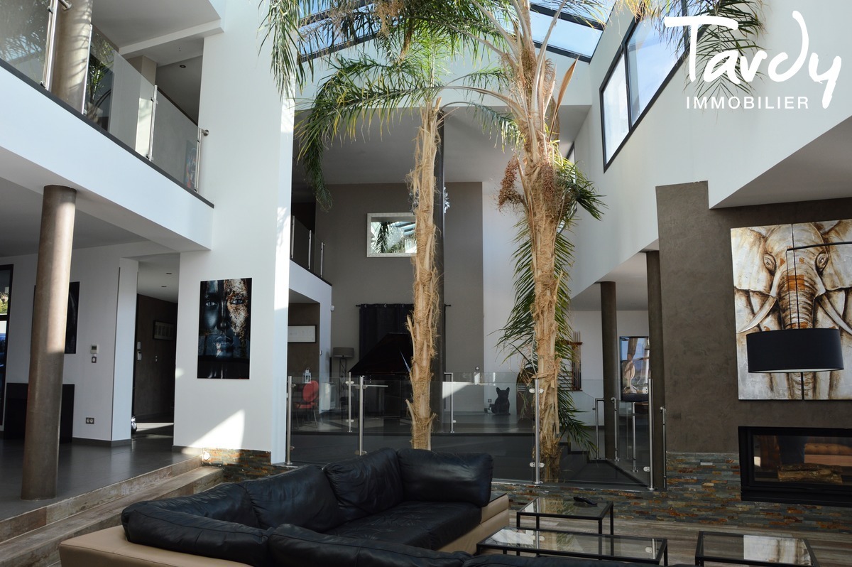 Villa contemporaine Vue D�gag�e et Mer - 83740 LA CADIERE D'AZUR - La Cadi�re-d'Azur - Evenementiel tournage film La Cadi�re d'azur tardy Immobilier