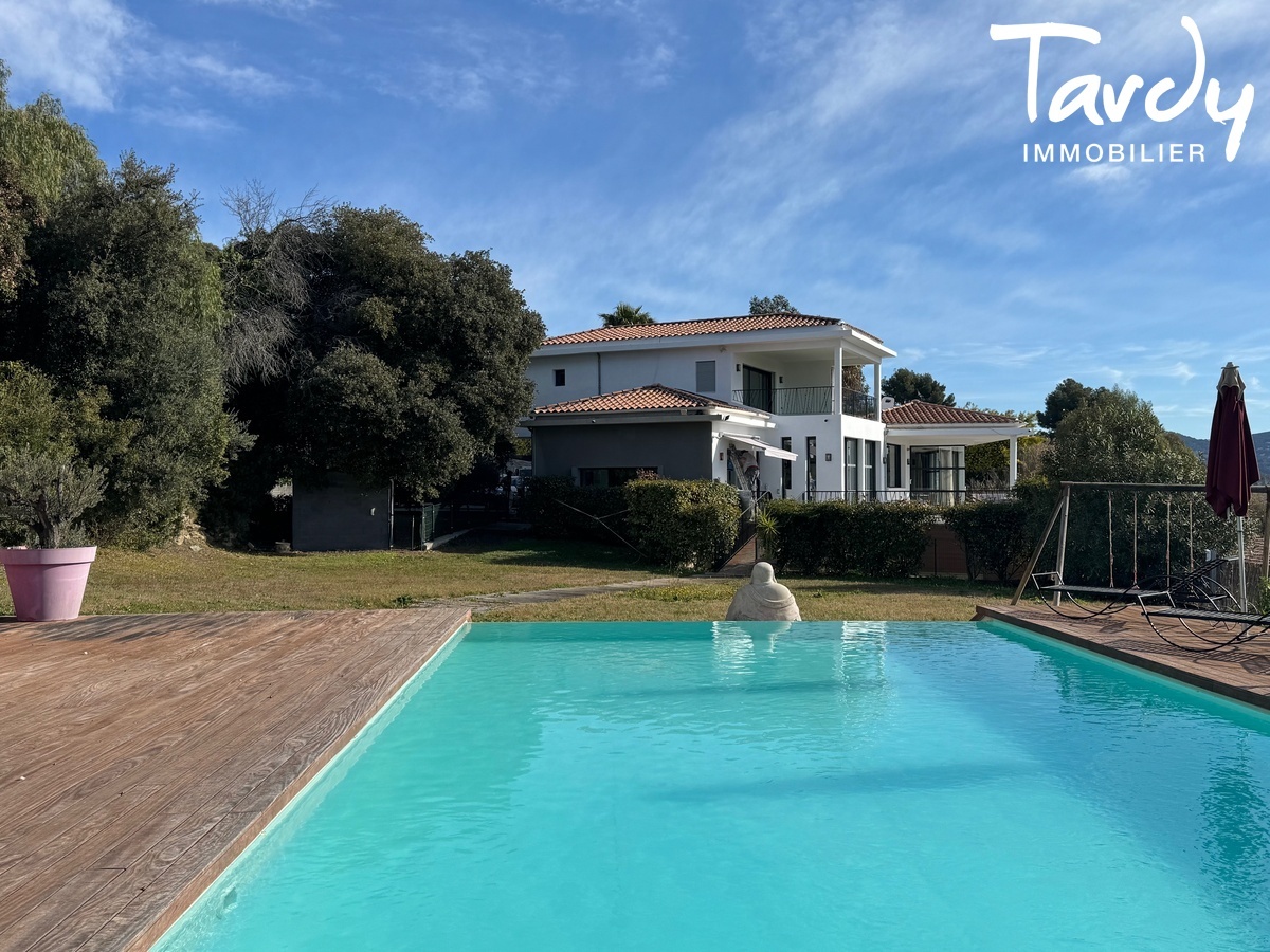 Villa contemporaine Vue D�gag�e et Mer - 83740 LA CADIERE D'AZUR - La Cadi�re-d'Azur - Evenementiel tournage film La Cadi�re d'azur tardy Immobilier