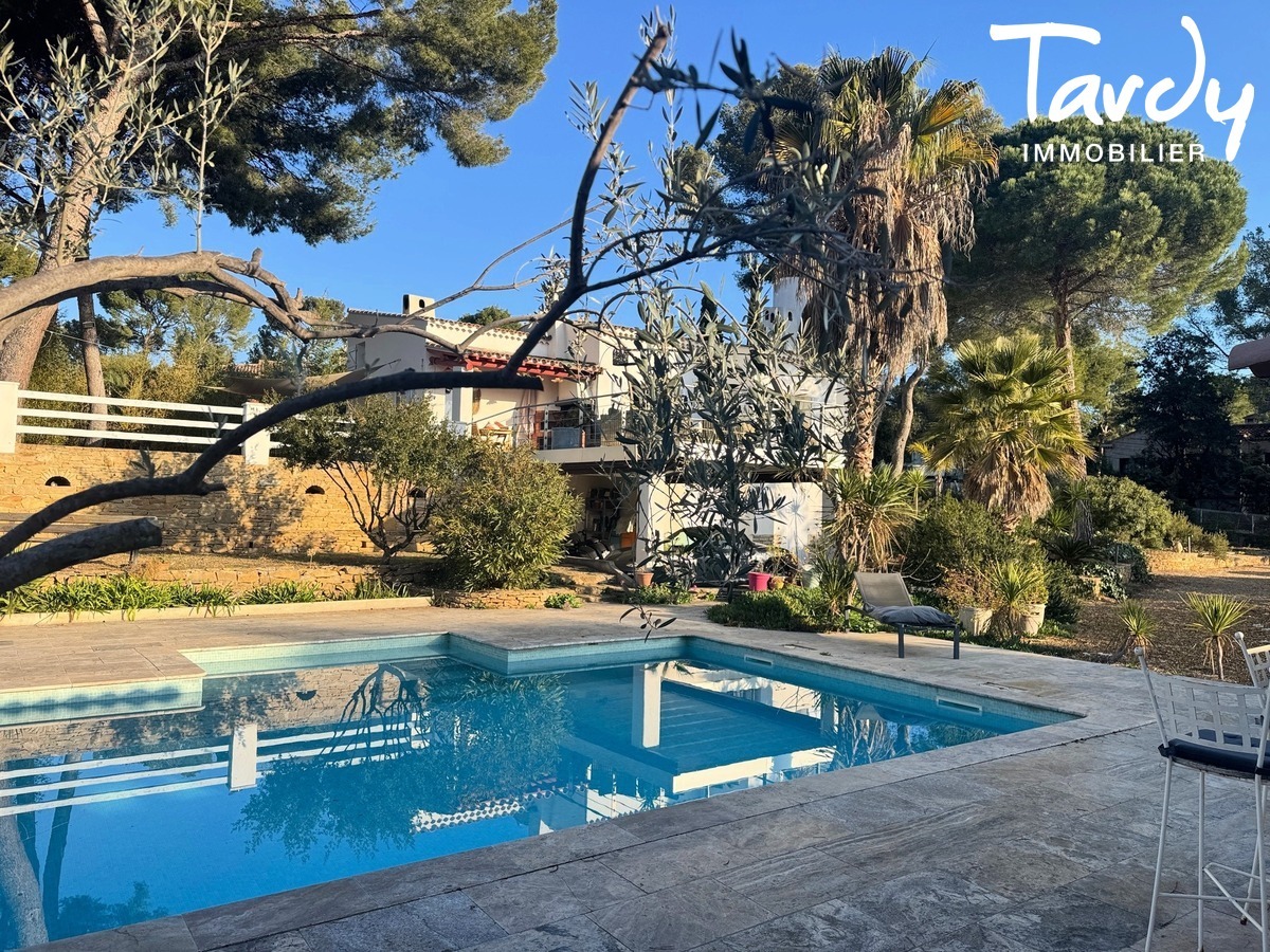 Villa + permis purg, proche plage, vue mer - 83270 SAINT CYR SUR MER - Saint-Cyr-sur-Mer - PC accord   villa existante Tardy