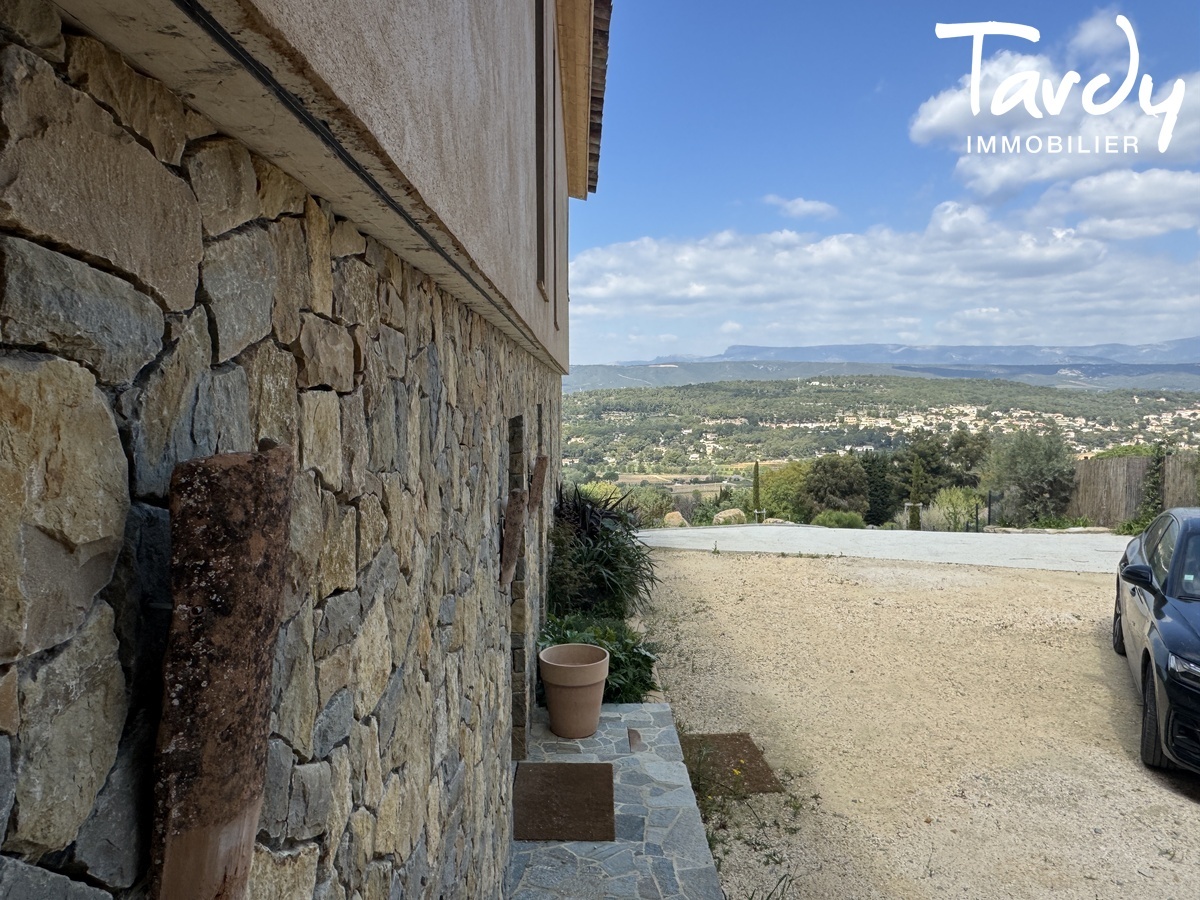 Contemporaine, vues panoramiques mer et collines - 83740 LA CADIERE D'AZUR - La Cadire-d'Azur