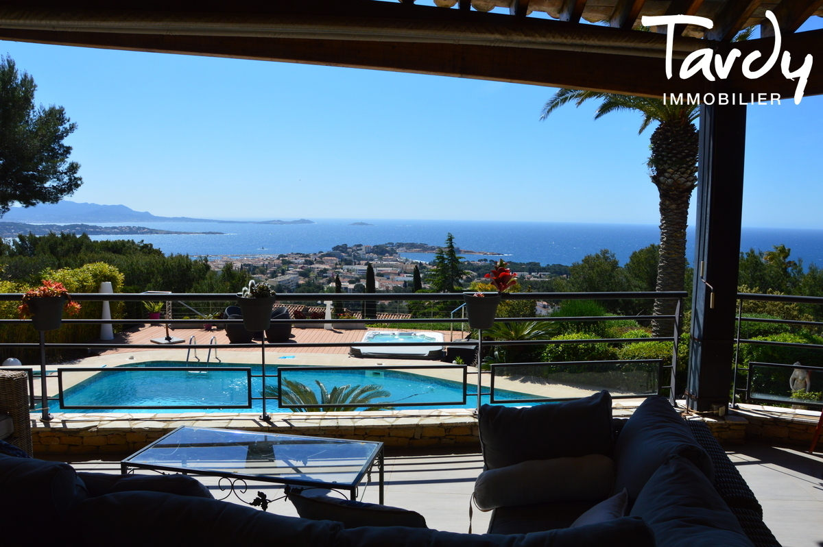 Villa vue mer panoramique, poche port - 83150 BANDOL - Bandol