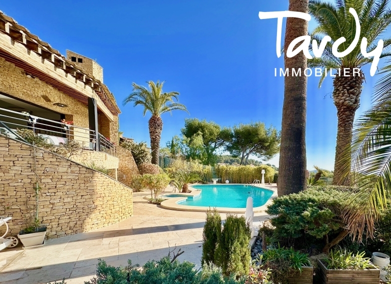Villa vue mer panoramique, poche port - 83150 BANDOL - Bandol