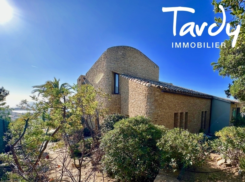 Villa vue mer panoramique, poche port - 83150 BANDOL - Bandol