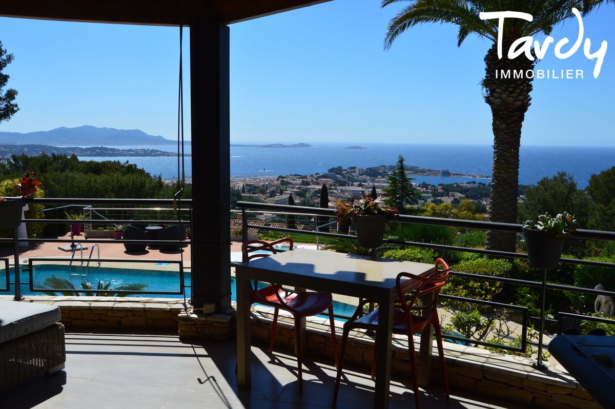 Villa vue mer panoramique, poche port - 83150 BANDOL - Bandol