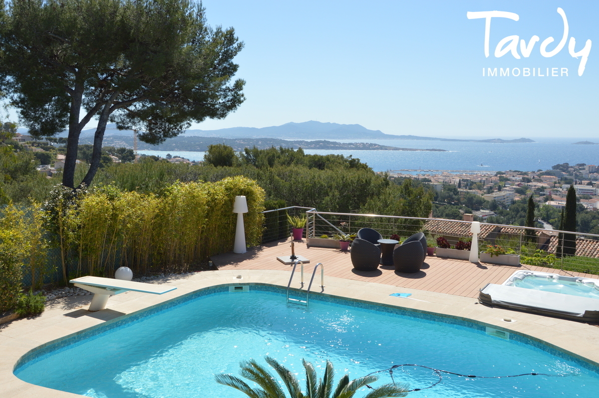 Villa vue mer panoramique, poche port - 83150 BANDOL - Bandol