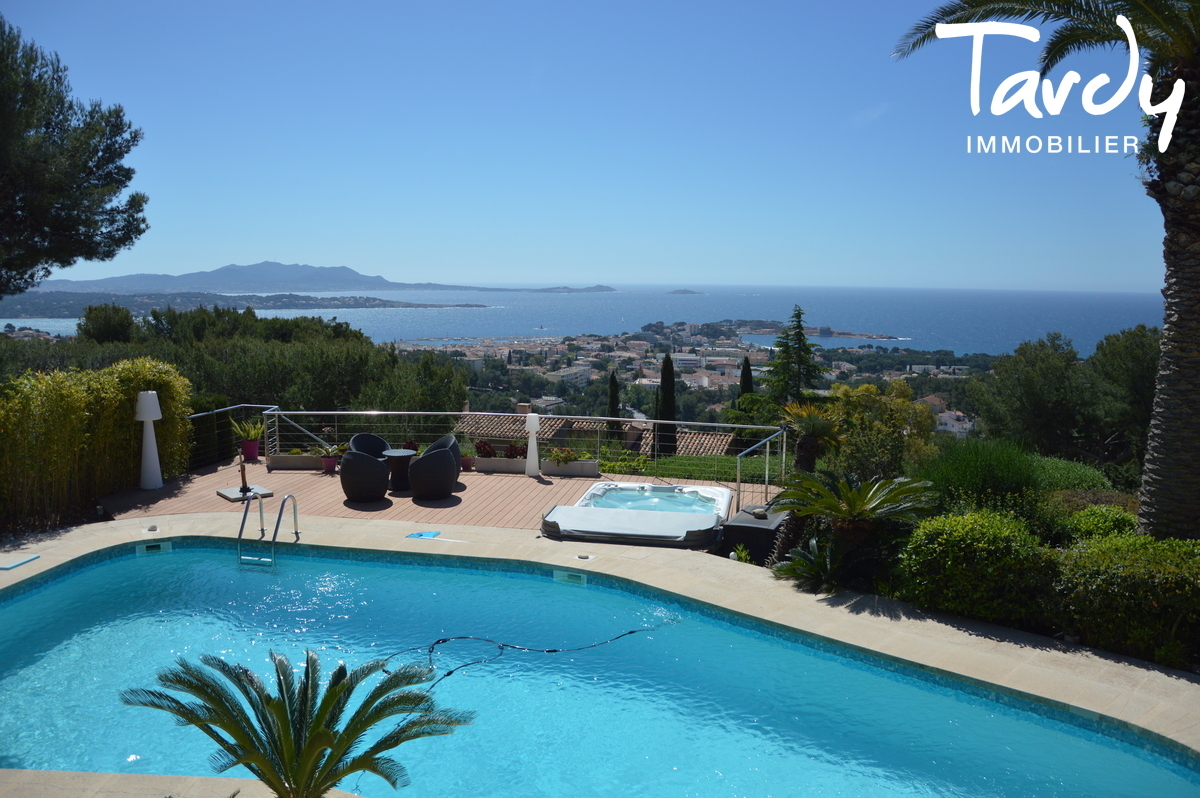 Villa vue mer panoramique, poche port - 83150 BANDOL - Bandol