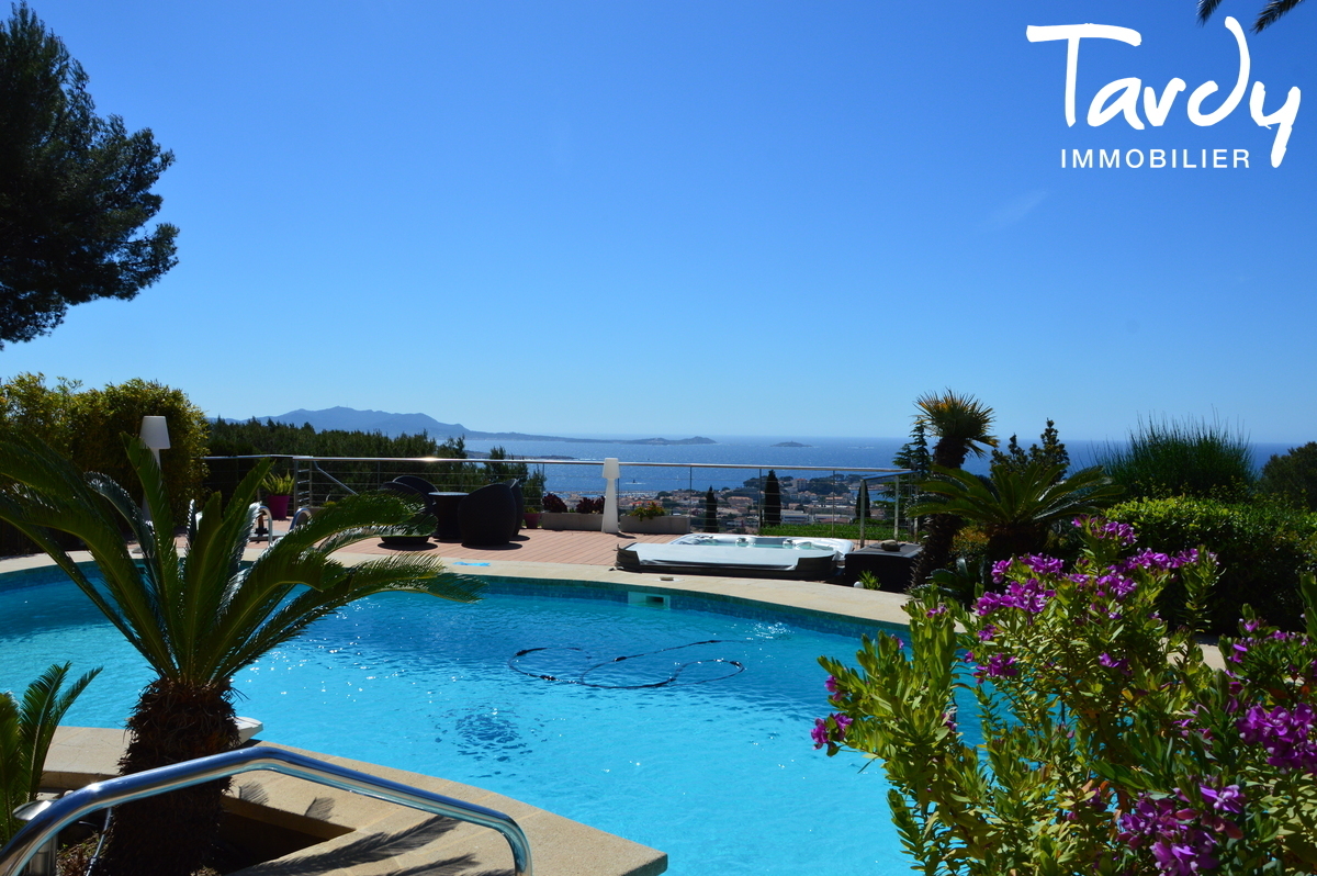 Villa vue mer panoramique, poche port - 83150 BANDOL - Bandol