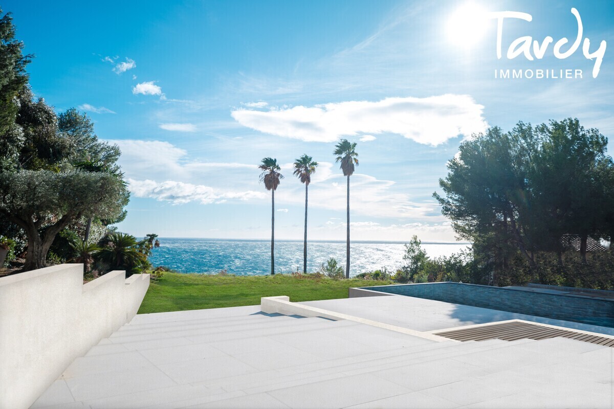 Contemporaine face � la mer - 83270 SAINT-CYR-MER - Saint-Cyr-sur-Mer