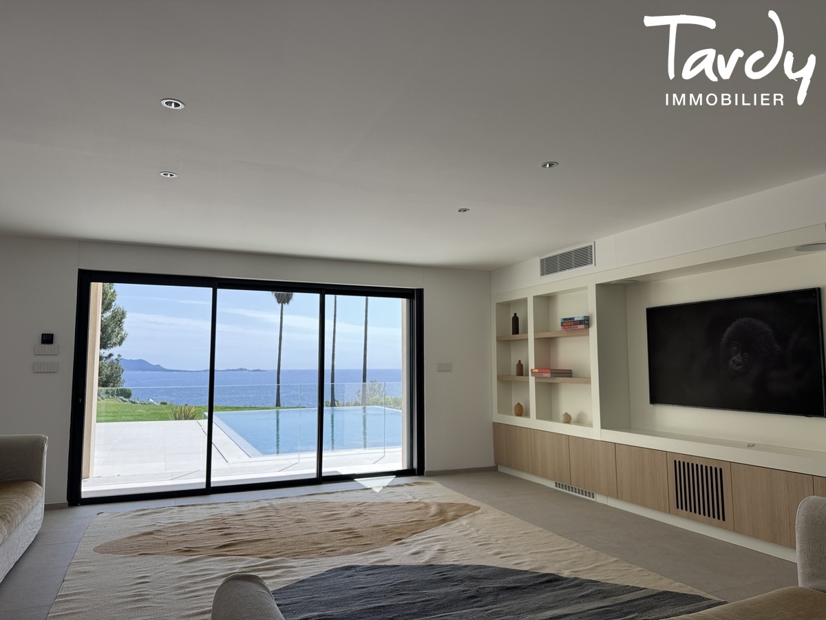 Contemporaine face � la mer - 83270 SAINT-CYR-MER - Saint-Cyr-sur-Mer