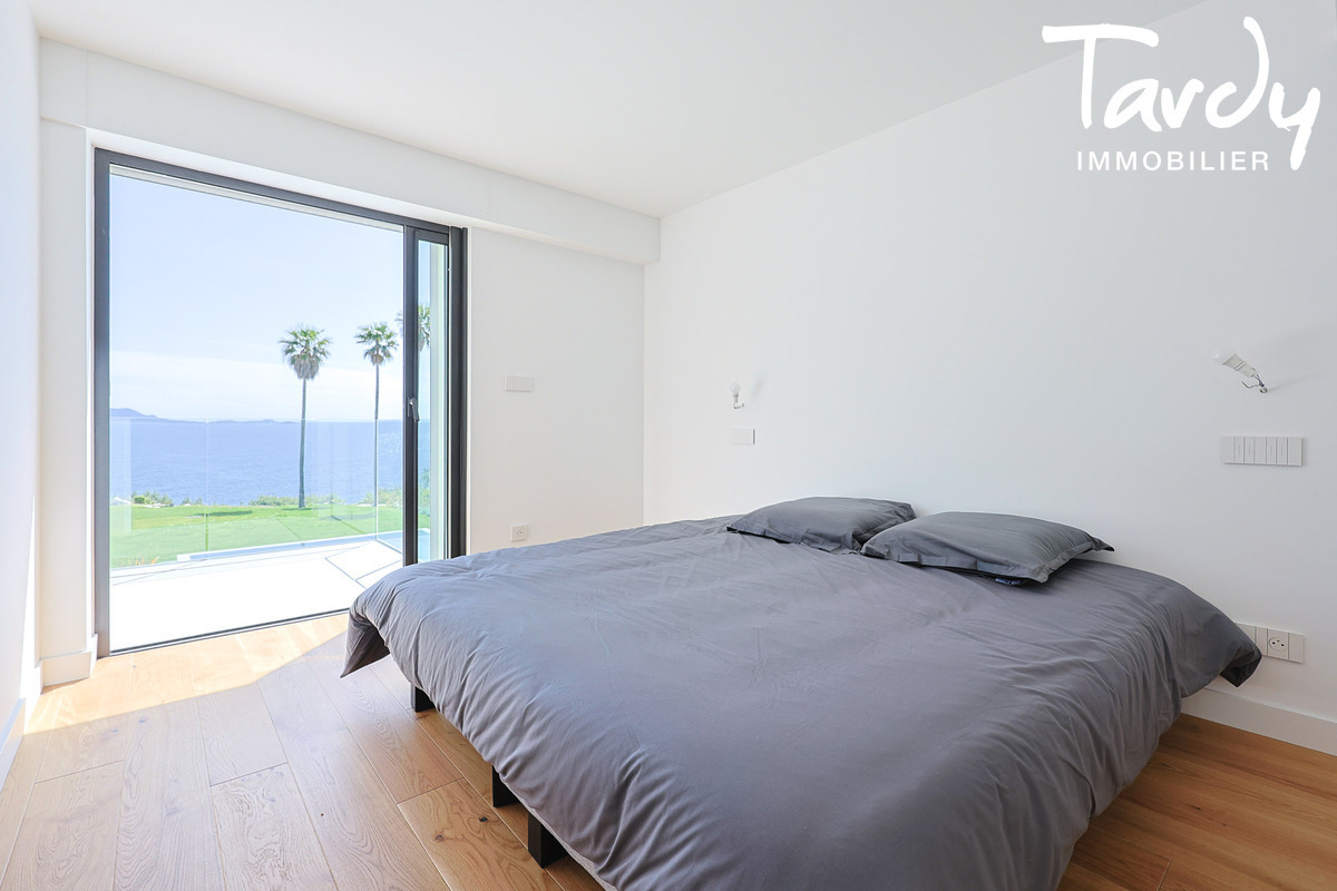 Contemporaine face � la mer - 83270 SAINT-CYR-MER - Saint-Cyr-sur-Mer