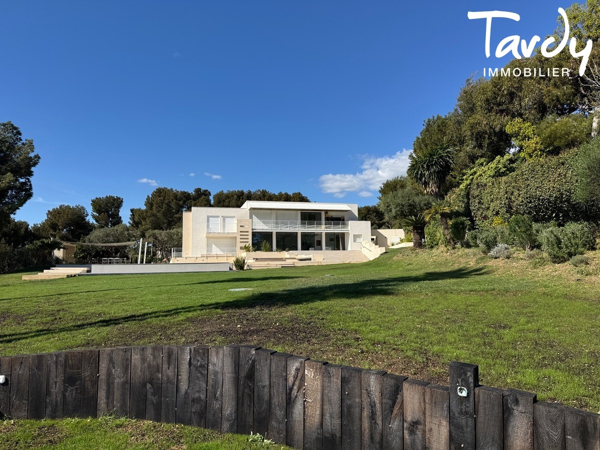 Contemporaine face � la mer - 83270 SAINT-CYR-MER - Saint-Cyr-sur-Mer