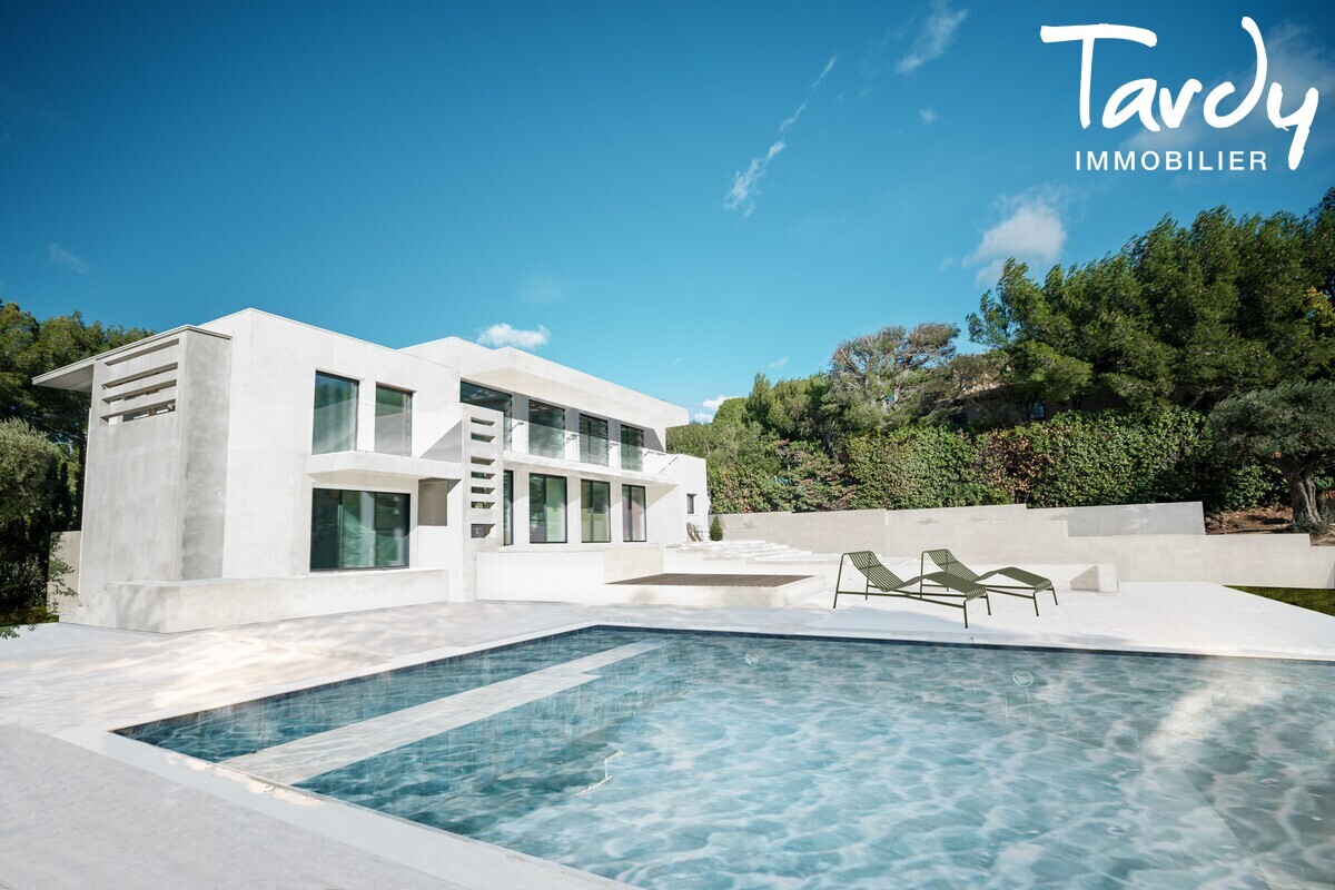 Contemporaine face � la mer - 83270 SAINT-CYR-MER - Saint-Cyr-sur-Mer - Villa contemporaine, Saint Cyr sur Mer, le port d'alon 83270