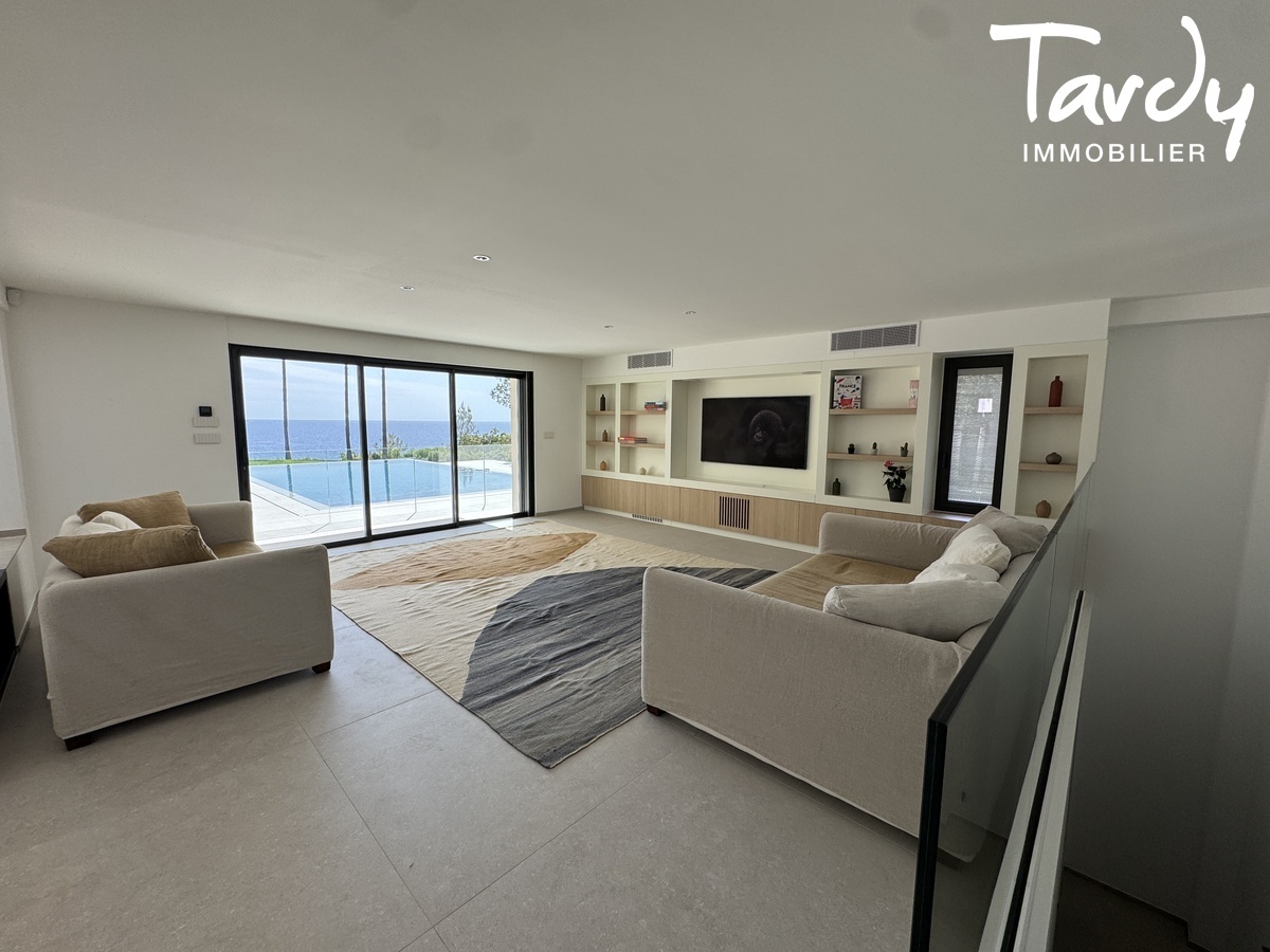 Contemporaine face � la mer - 83270 SAINT-CYR-MER - Saint-Cyr-sur-Mer