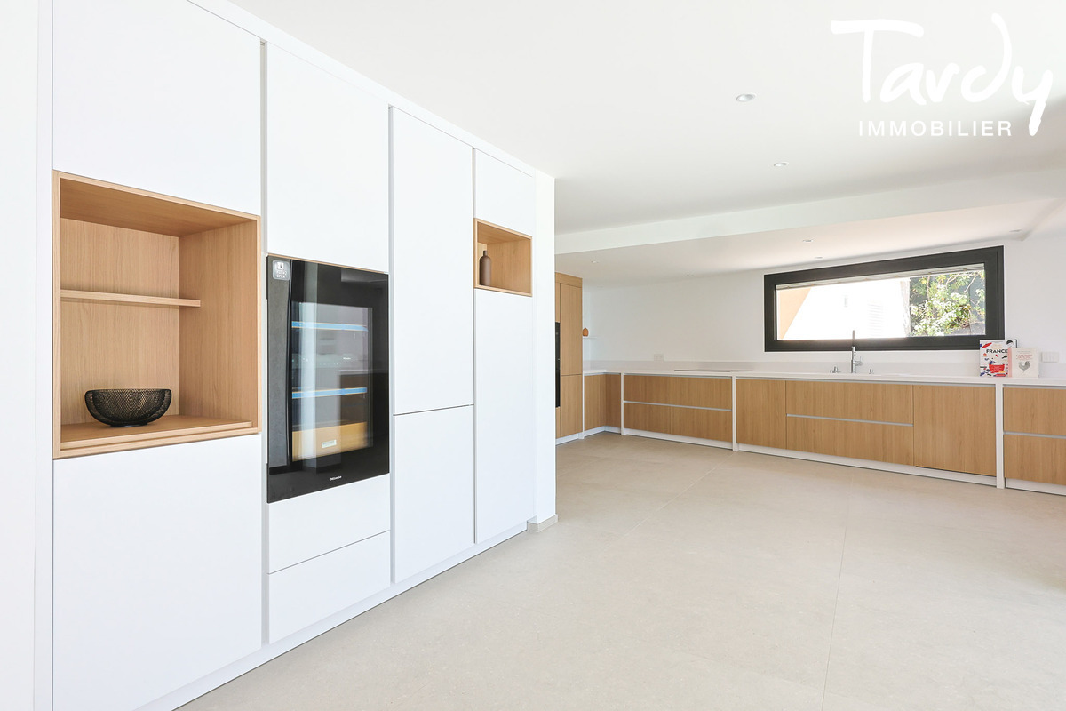 Contemporaine face � la mer - 83270 SAINT-CYR-MER - Saint-Cyr-sur-Mer