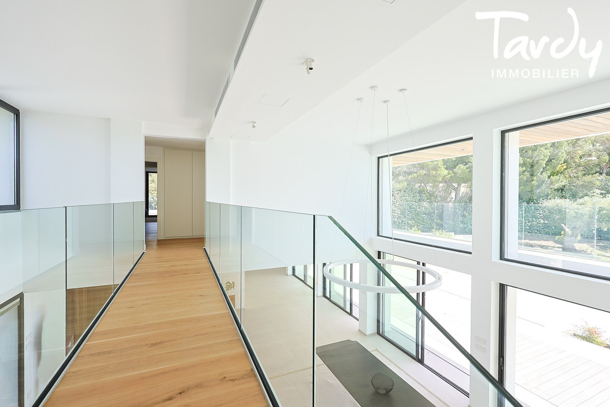 Contemporaine face � la mer - 83150 BANDOL - Bandol