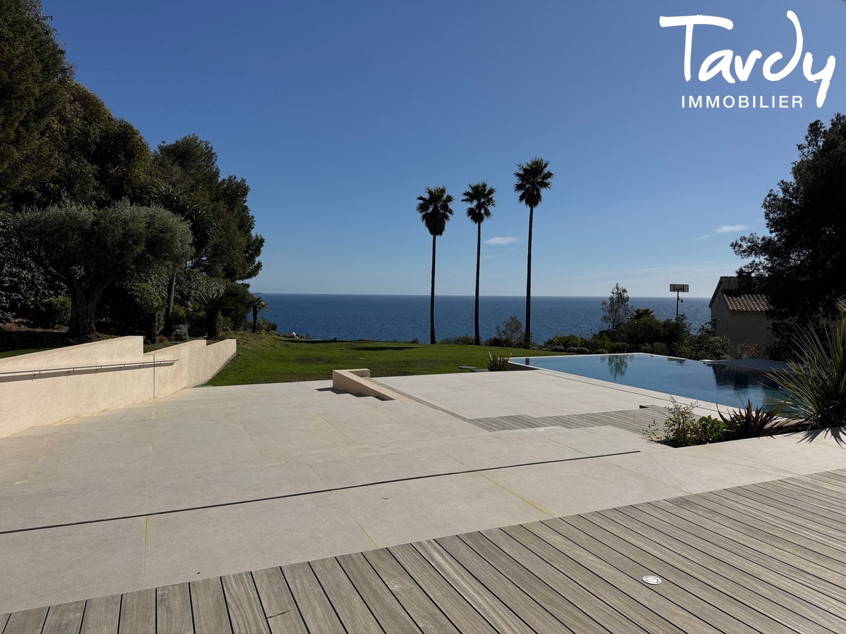 Contemporaine face � la mer - 83150 BANDOL - Bandol