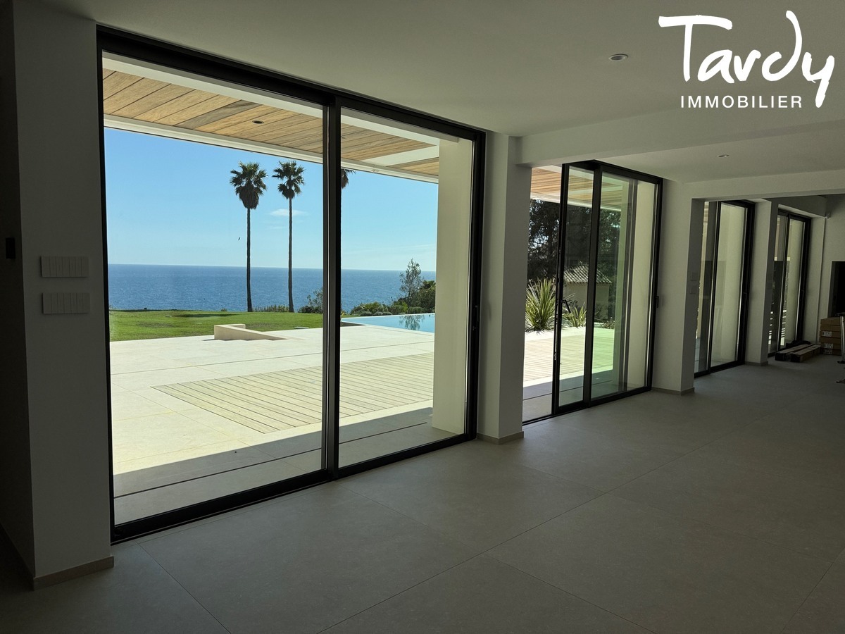 Contemporaine face � la mer - 83150 BANDOL - Bandol