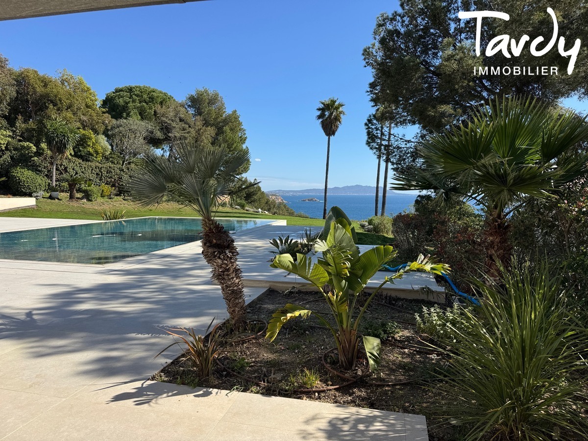 Contemporaine face � la mer - 83150 BANDOL - Bandol