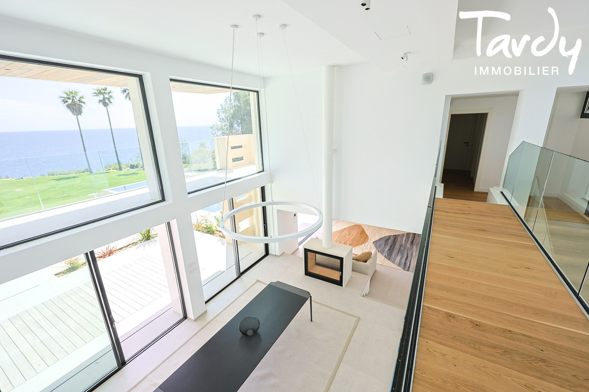 Contemporaine face � la mer - 83150 BANDOL - Bandol