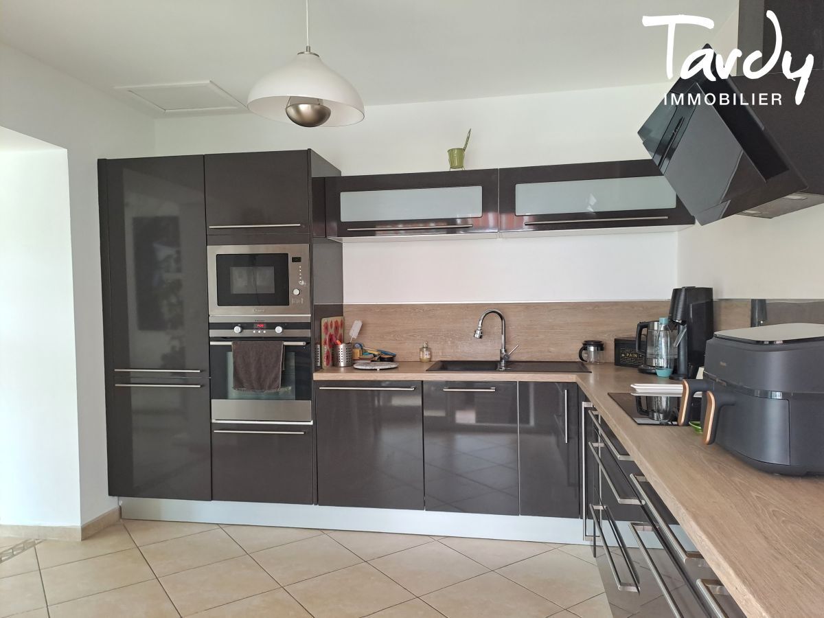 Jolie maison rcente - Au calme - 84 160 LOURMARIN - Lourmarin