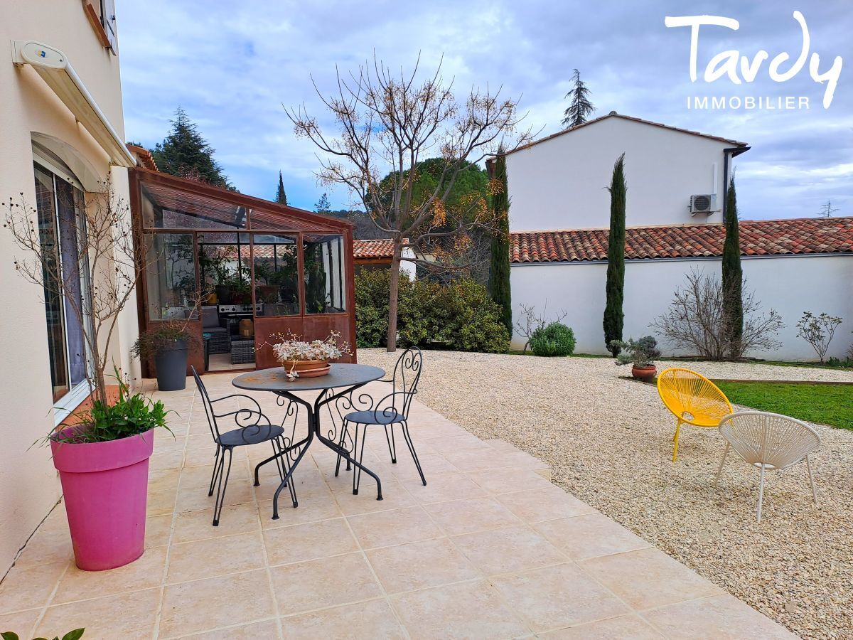 Jolie maison rcente - Au calme - 84 160 LOURMARIN - Lourmarin