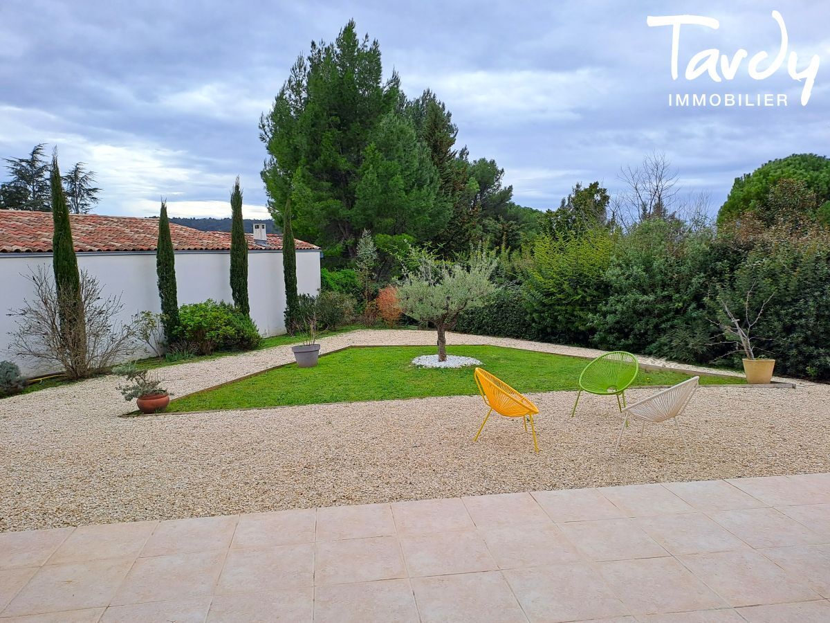 Jolie maison rcente - Au calme - 84 160 LOURMARIN - Lourmarin