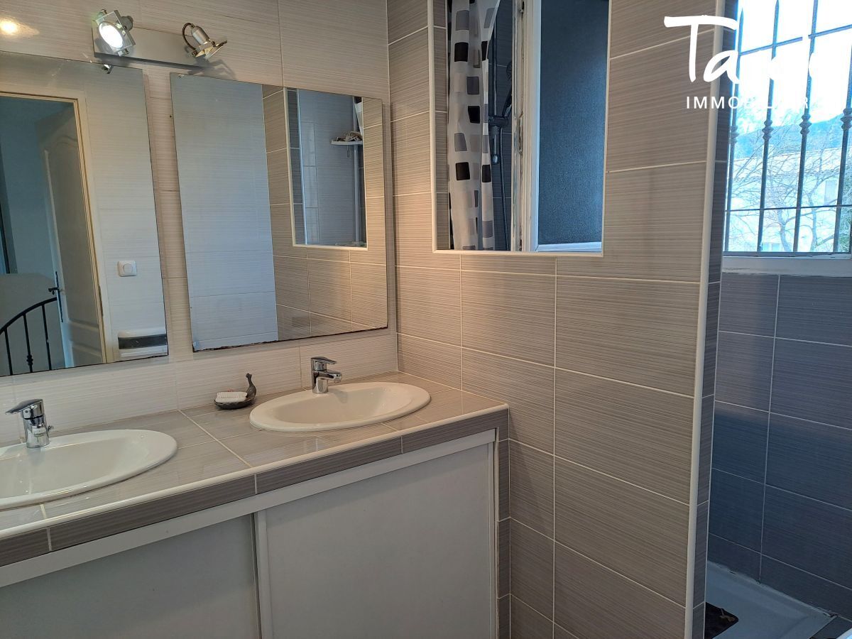 Jolie maison rcente - Au calme - 84 160 LOURMARIN - Lourmarin