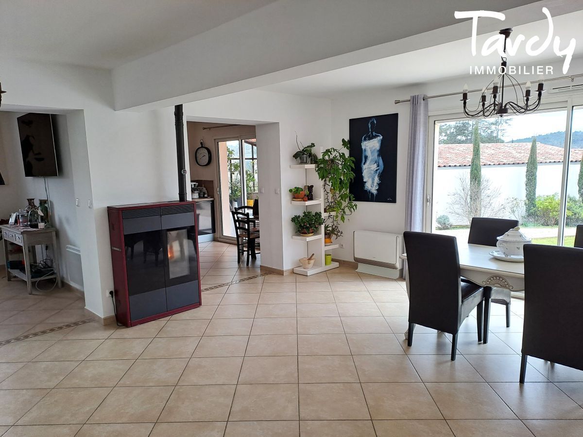 Jolie maison rcente - Au calme - 84 160 LOURMARIN - Lourmarin