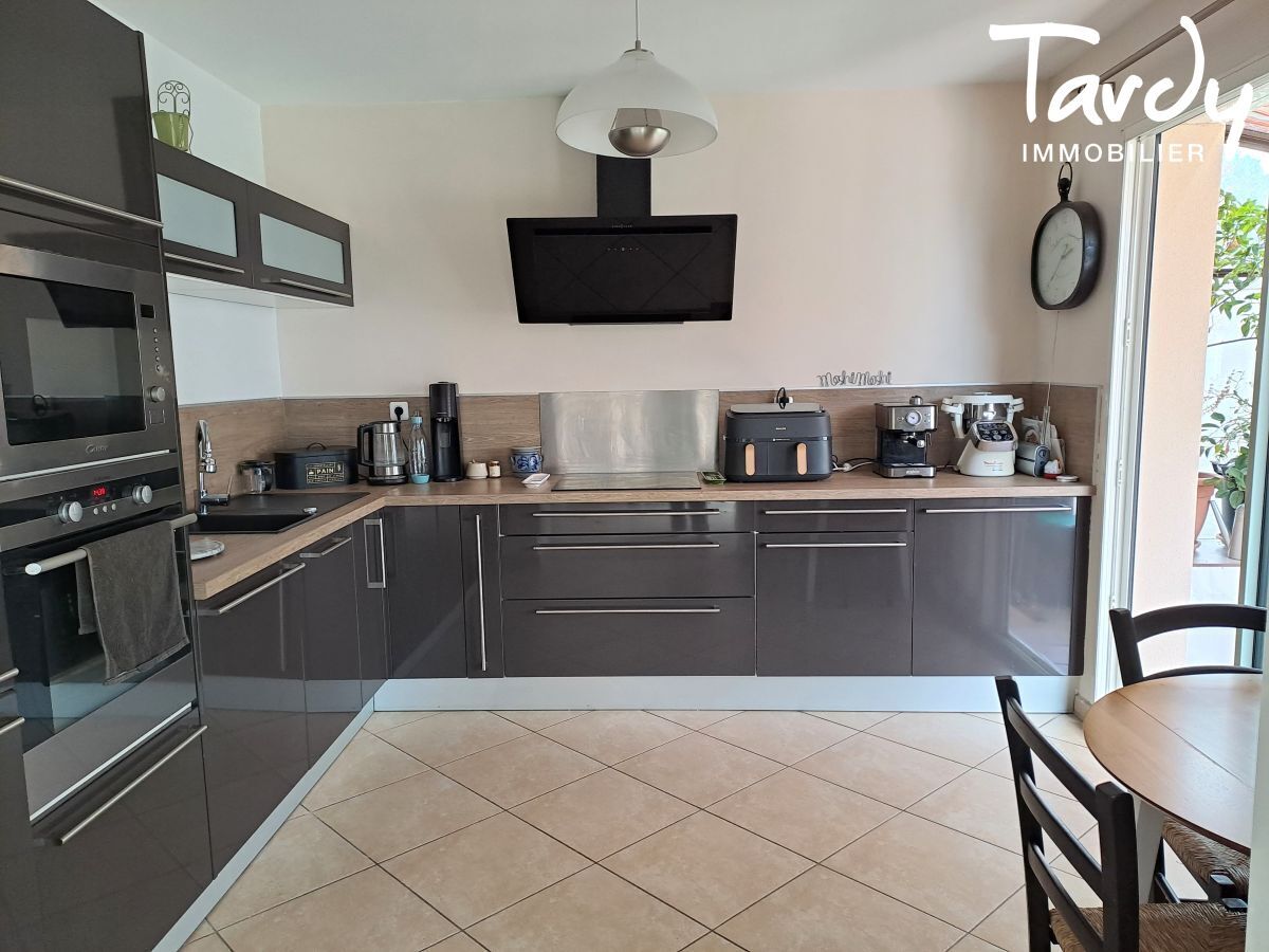 Jolie maison rcente - Au calme - 84 160 LOURMARIN - Lourmarin