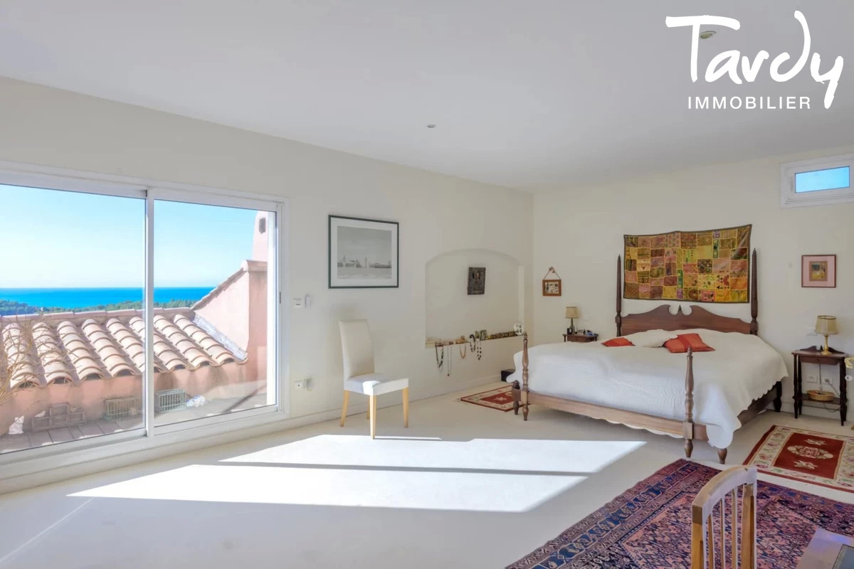 Proprit familiale, vue mer et collines - 83110 SANARY SUR MER - Sanary-sur-Mer