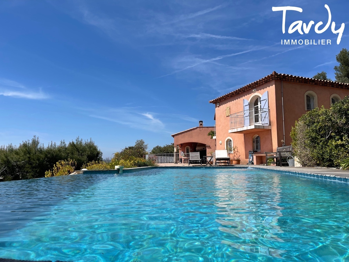 Proprit familiale, vue mer et collines - 83110 SANARY SUR MER - Sanary-sur-Mer - CHARME PROVENCAL