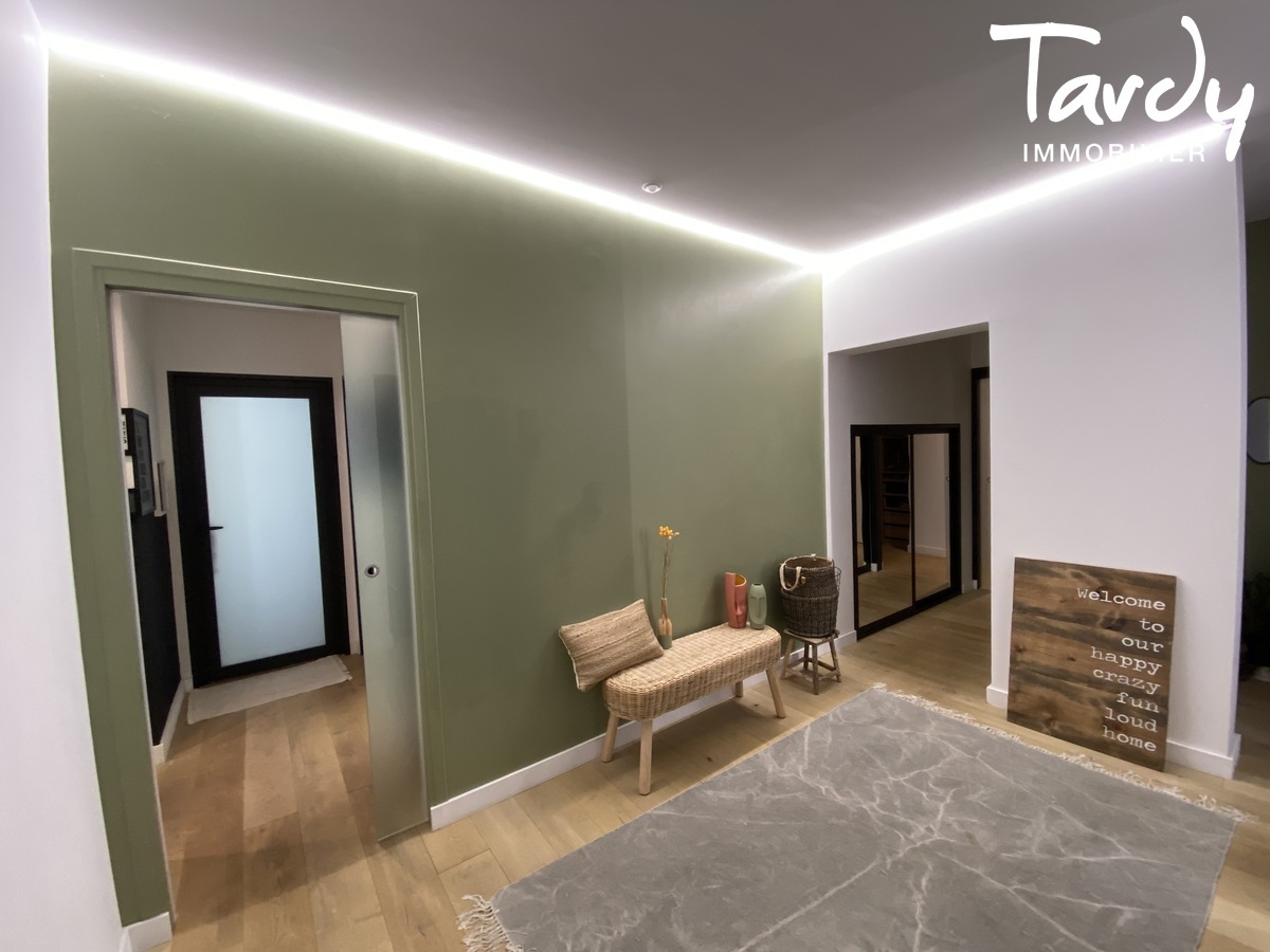 Contemporaine � pied du port de Bandol - 83150 BANDOL - Bandol