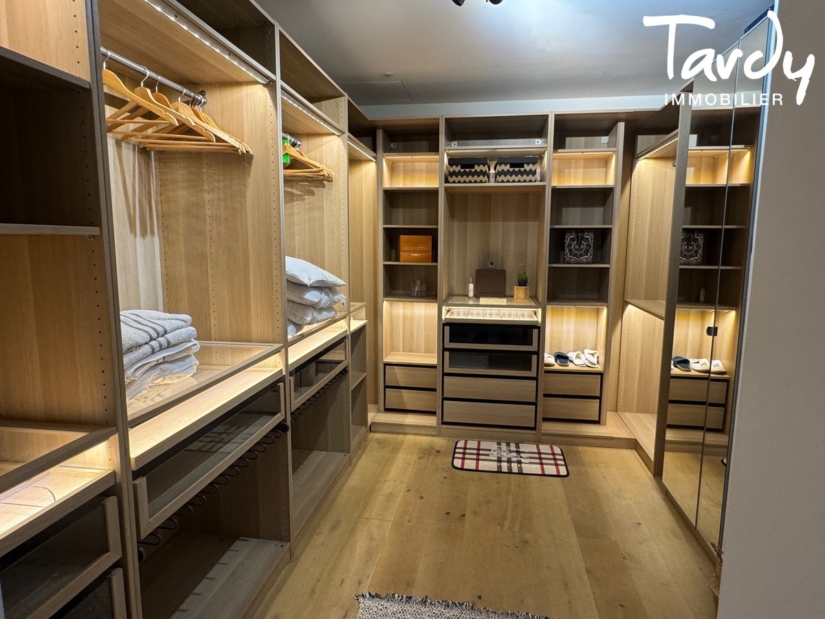 Contemporaine � pied du port de Bandol - 83150 BANDOL - Bandol