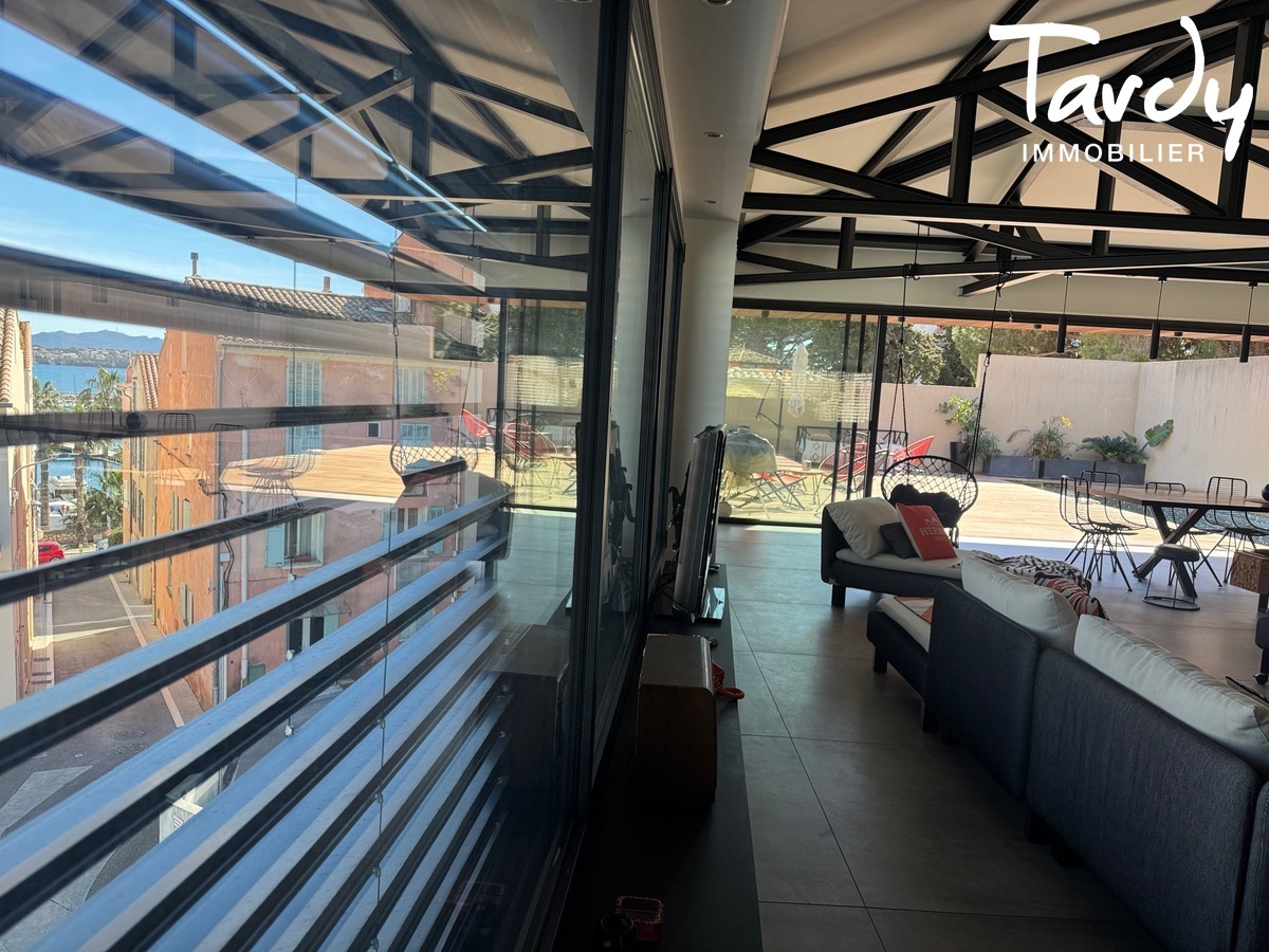 Contemporaine � pied du port de Bandol - 83150 BANDOL - Bandol