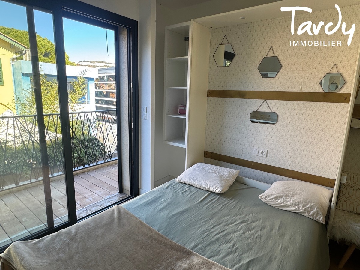 Contemporaine � pied du port de Bandol - 83150 BANDOL - Bandol