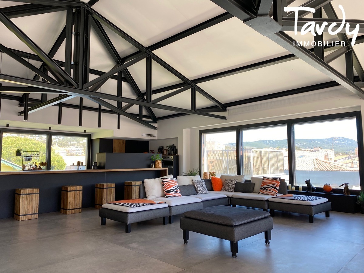 Contemporaine � pied du port de Bandol - 83150 BANDOL - Bandol - SUR LE PORT DE BANDOL TARDY IMMOBILIER