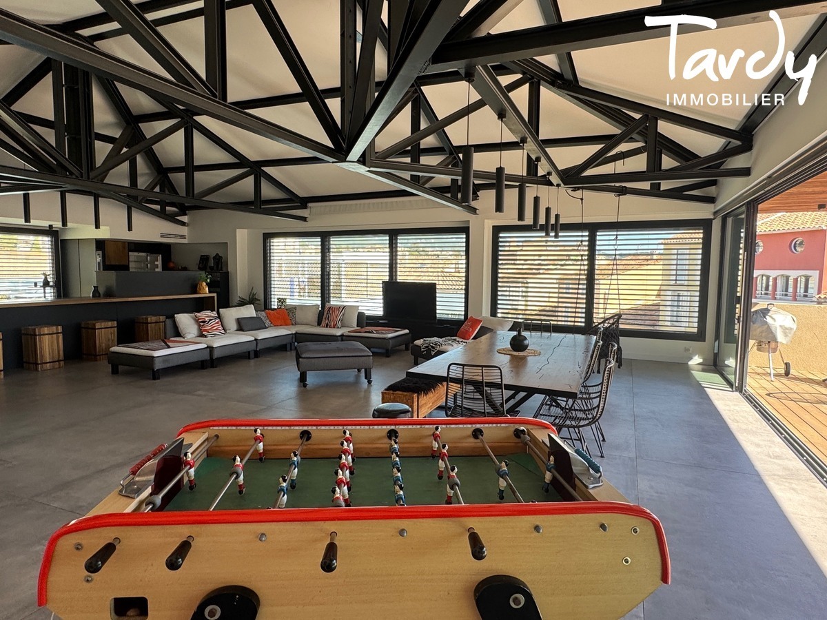 Contemporaine � pied du port de Bandol - 83150 BANDOL - Bandol