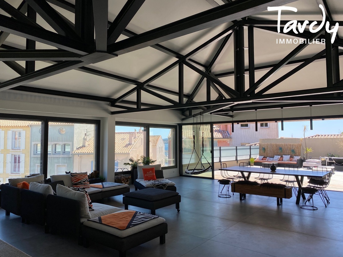 Contemporaine � pied du port de Bandol - 83150 BANDOL - Bandol