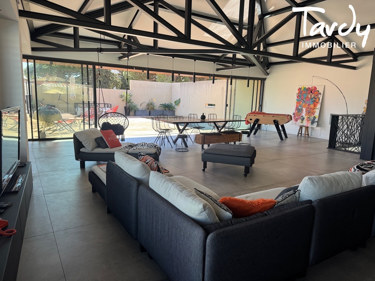 Contemporaine � pied du port de Bandol - 83150 BANDOL - Bandol