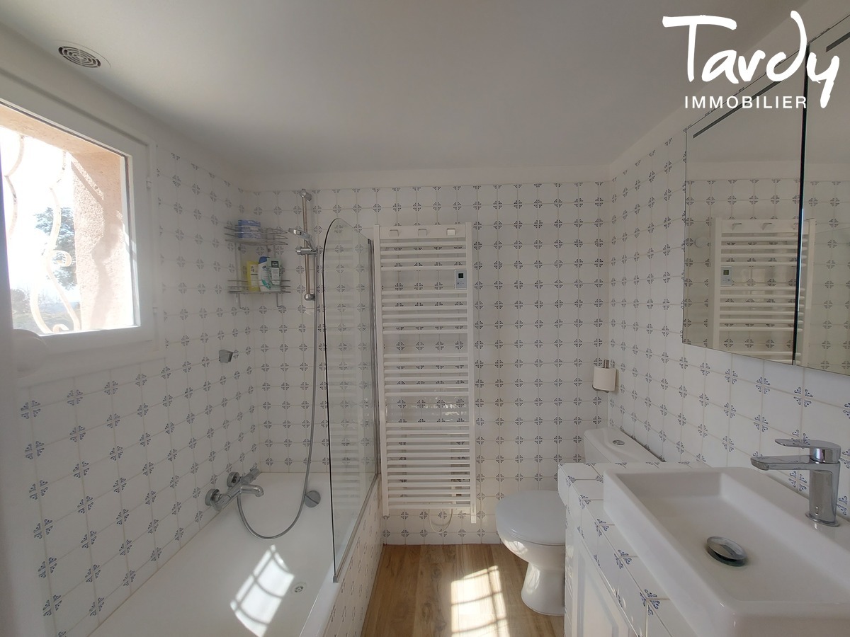 Villa de plain de pied - parc arbor au calme - 84360 LAURIS - Lauris